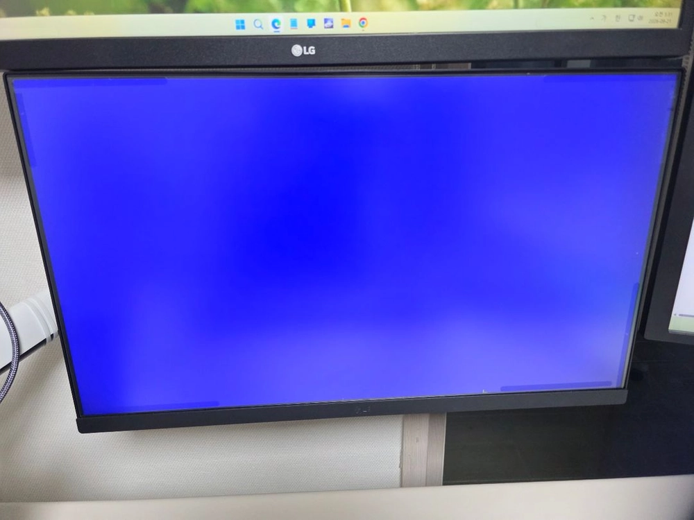 엘지 LG 24인치 QHD 모니터 24U631A/필름/최신품/거의새것/풀박스 이미지
