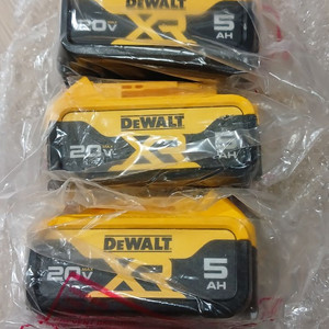 디월트 20V XR 5AH 배터리 이미지