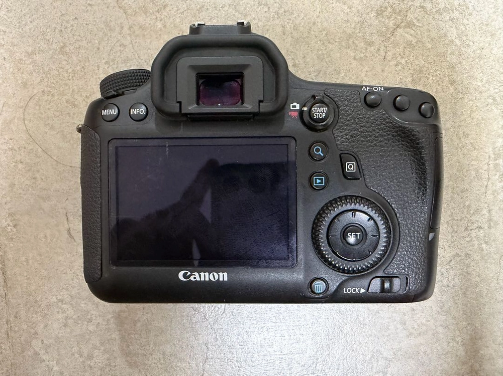 캐논 6D (풀프레임 dslr), 세로그립 이미지