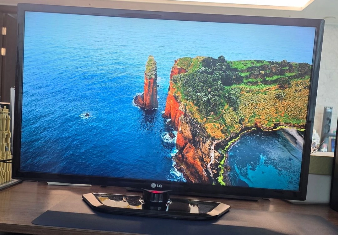 LG 모니터 32인치 32MB24 이미지