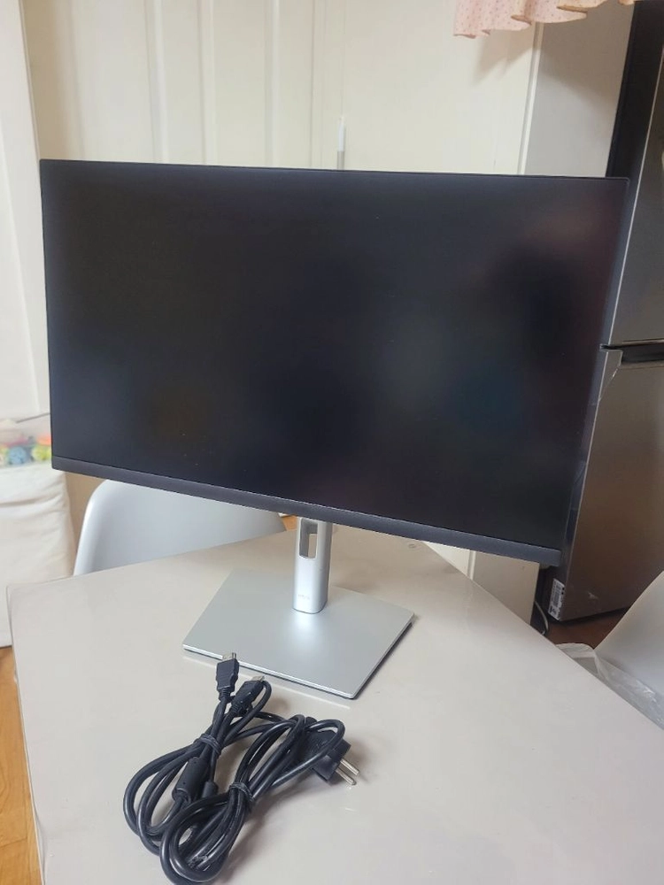 델 DELL 24인치 QHD P2423DE 제품(허브/pd충전/C타입지원 모니터) 이미지