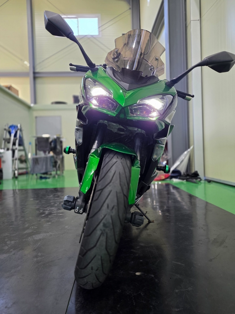 특가)가와사키 z1000sx 21년 2만 요시무라 구변완료 최저가 판매합니다 이미지