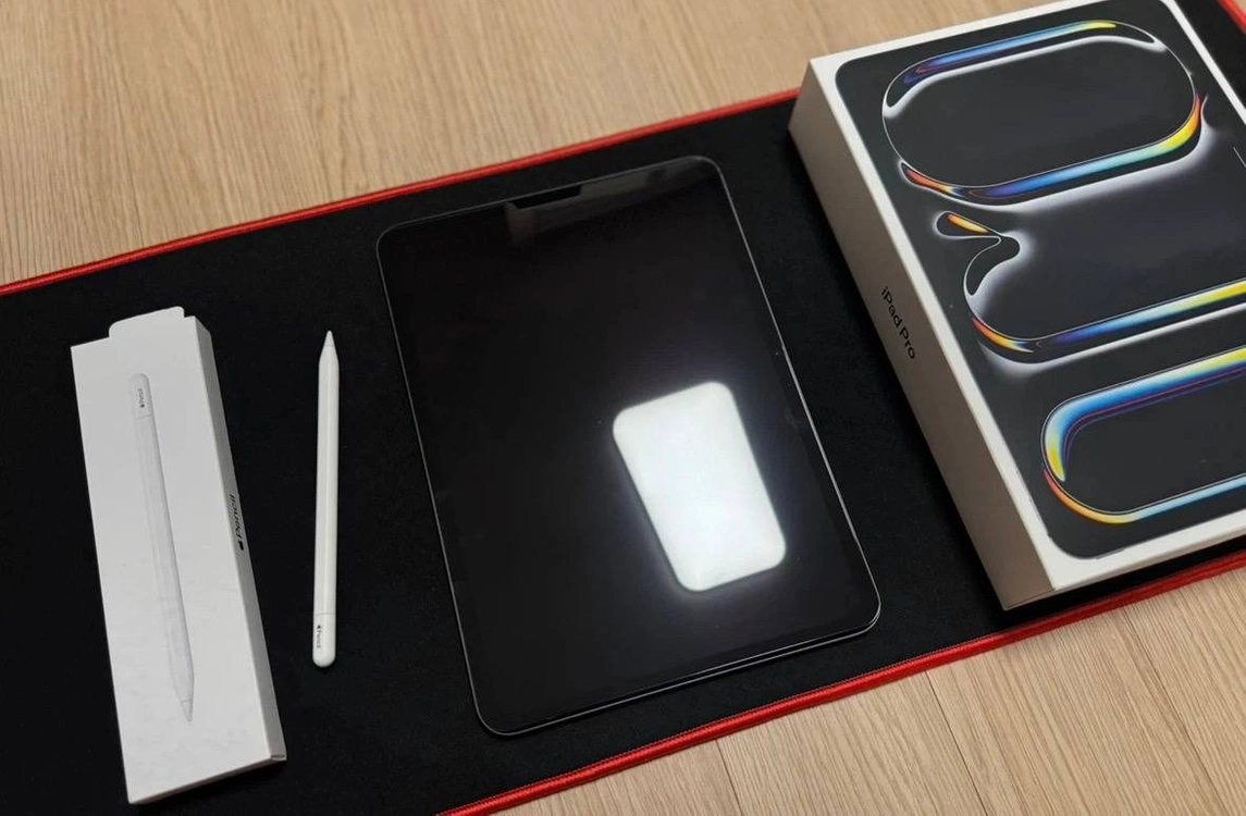 아이패드 프로 11인치 M5 256GB + 애플펜슬 - 안심되는 중고거래