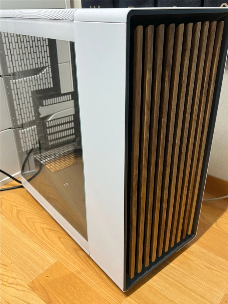 FRACTAL DESIGN North TG Clear Tint 프랙탈디자인 노스 pc 케이스 이미지