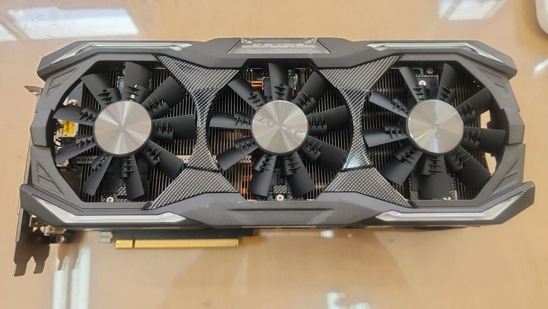 조택 GTX 1080 8G AMP EXTREME 그래픽카드 판매합니다 - 안심되는 중고거래
