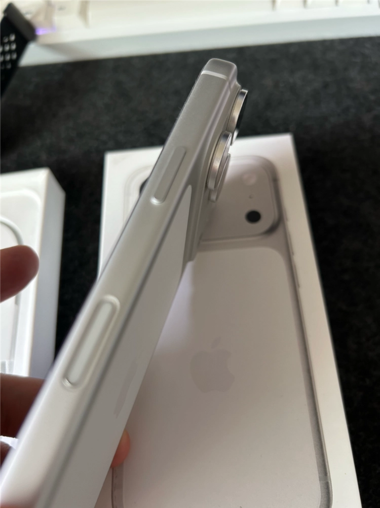 아이폰 17프로 256GB 실버 자급제 판매합니다 이미지