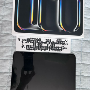 iPad Pro (M4) 11인치 256GB (Wi-Fi)+ 애플펜슬 프로 이미지