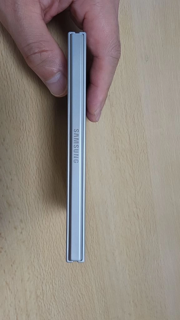 갤럭시z폴드8 512GB 크림 자급제 이미지