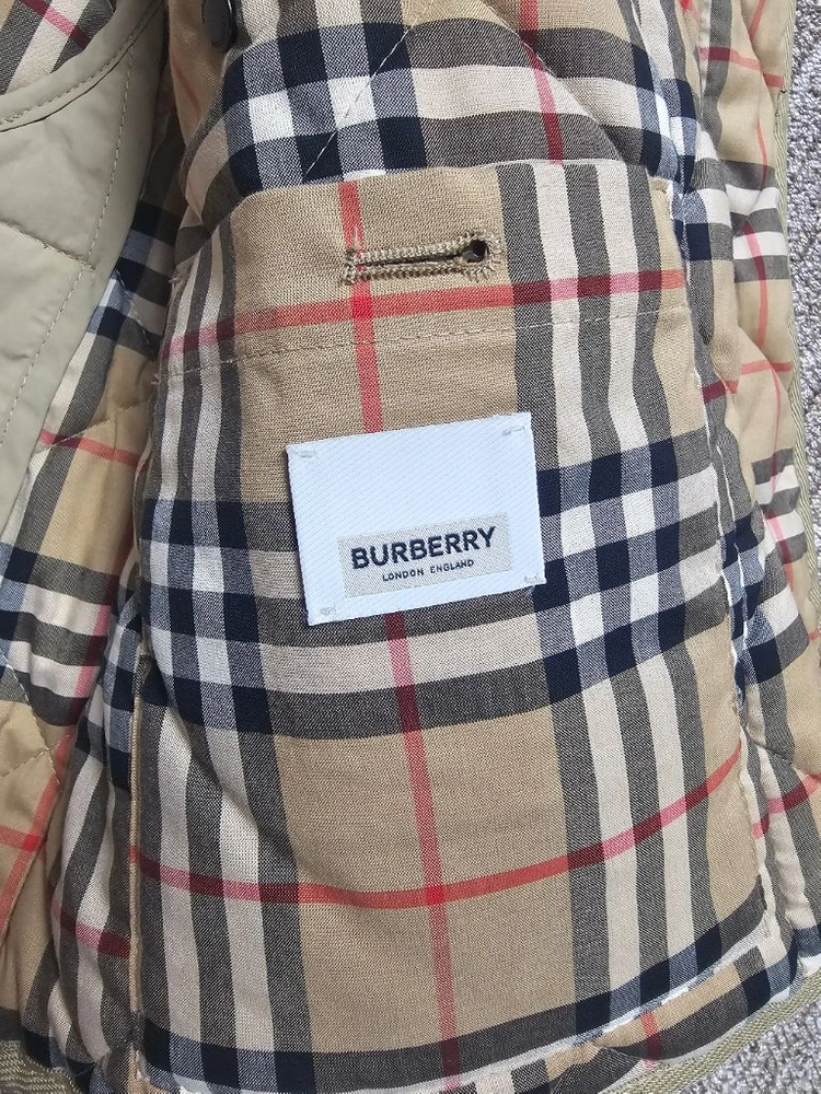 버버리 여성 다이아몬드 퀼팅 체온조절 자켓 퀼팅 M 이미지