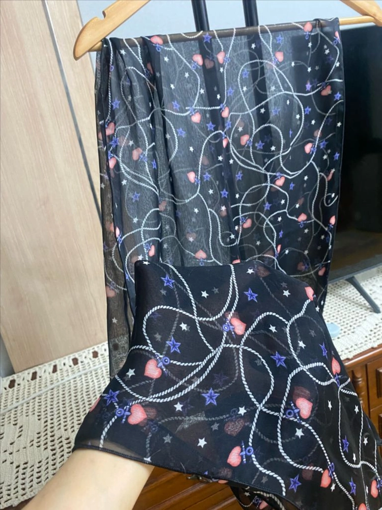블랙 하트 별 패턴 스카프 이미지