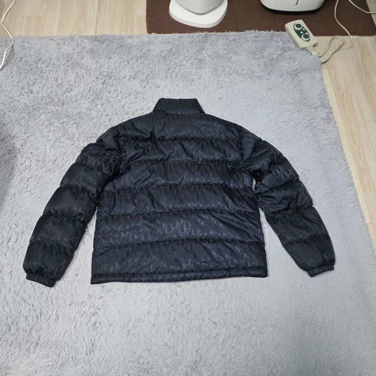 디올 오블리크 다운 패딩 블랙 943C449A4462 상태최상 이미지
