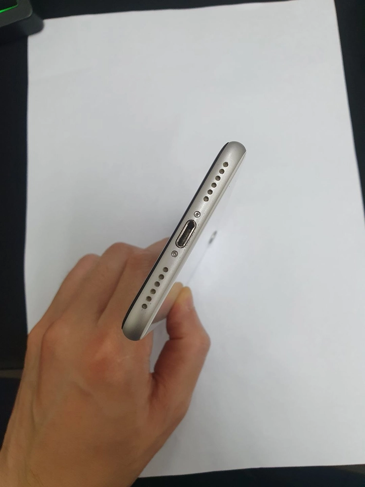 아이폰SE2 256GB 화이트 배터리100% 기능정상 중고폰 197732 이미지