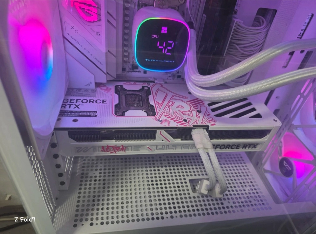 컬러풀 RTX 5070 울트라 그래픽카드 - 안심되는 중고거래
