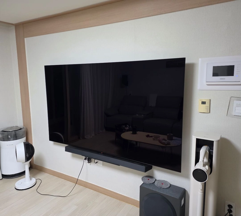 엘지 올레드 83c3 대형티비 + s95qr 이미지