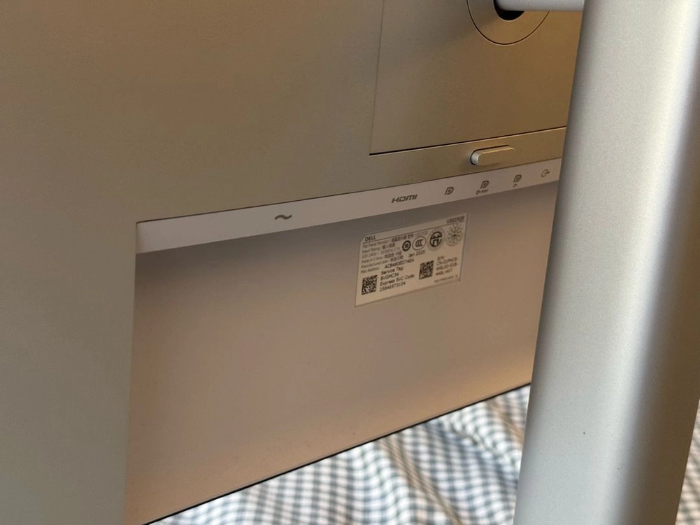 DELL 울트라샤프 U3223QE 4K 32인치 모니터 이미지