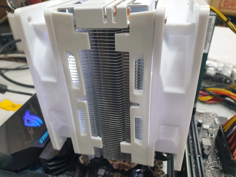 i9-10900K ASUS STRIX B560-F GAMING WIFI 쿨러마스터 이미지
