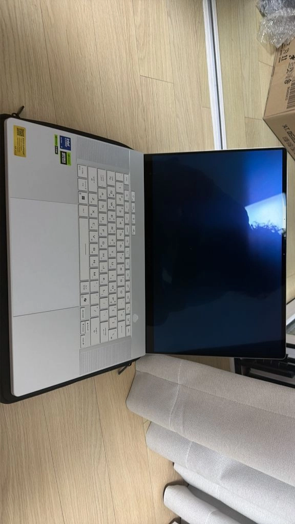 (네고 환영)ROG 제피러스 G16 (2025년) 5070Ti 플래티넘 화이트 이미지