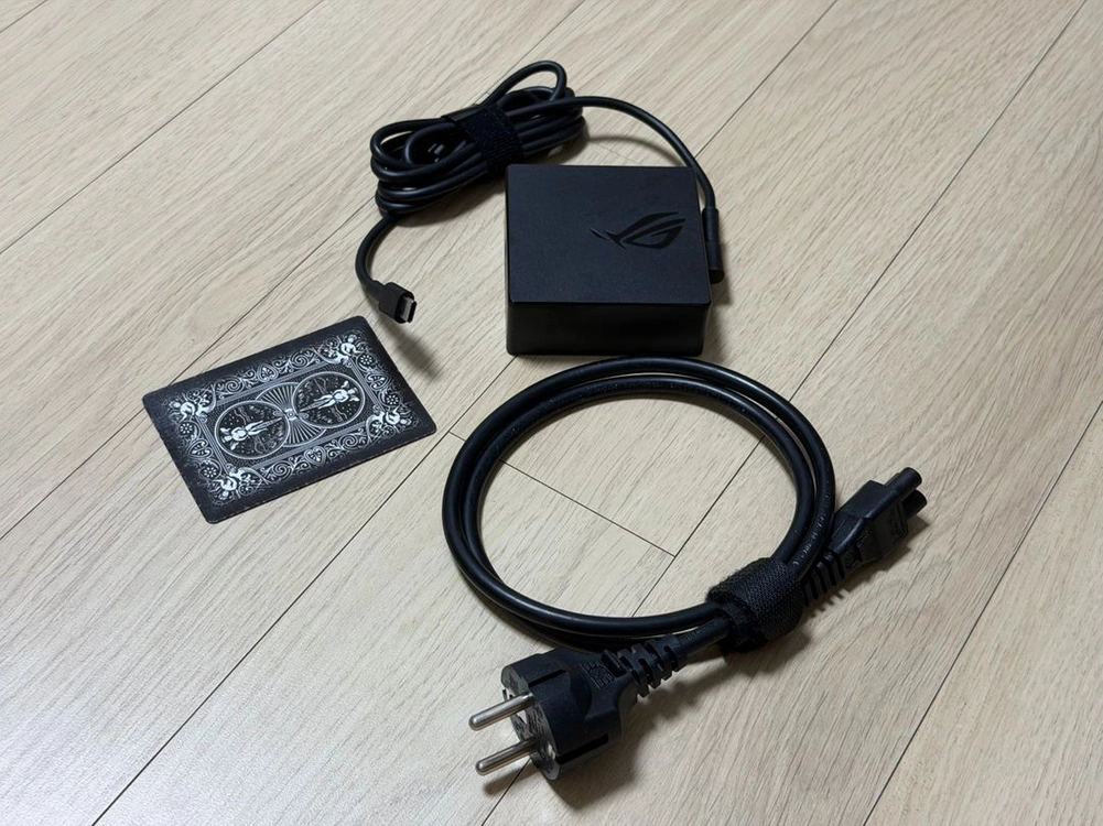 (네고 환영)ROG 제피러스 G16 (2025년) 5070Ti 플래티넘 화이트 이미지