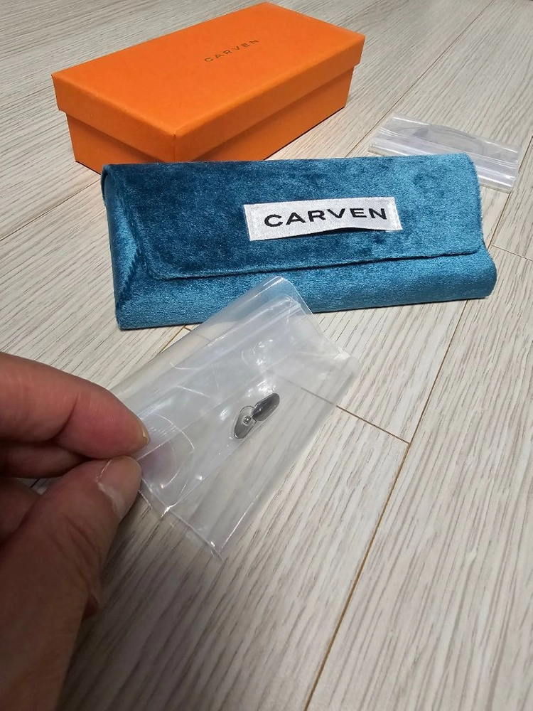 까르뱅 프리즘 안경 하금테 티타늄 골드 선글라스 판매합니다. 이미지