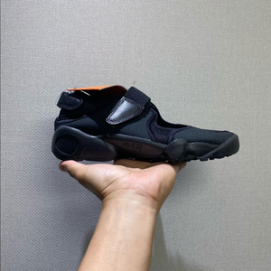 (230 1개)나이키 우먼스 에어리프트 블랙 새상품 이미지
