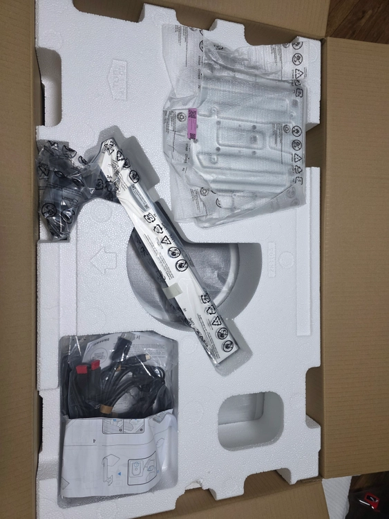 삼성 오디세이 OLED G8 G80SH 32인치 게이밍 모니터 이미지