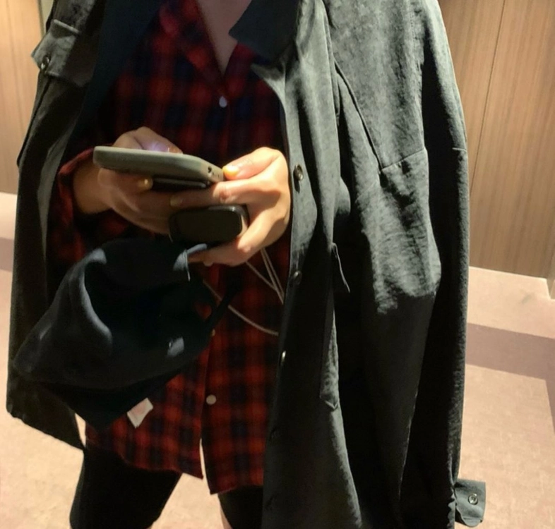 에크리스 아크네 셔츠 레드 이미지
