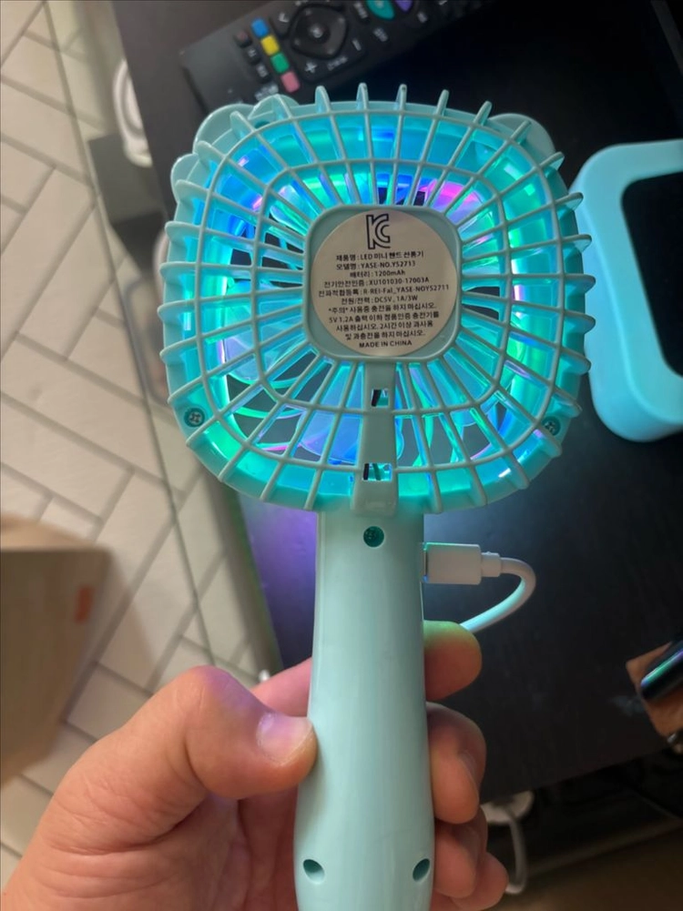 LED 조명 핸디 선풍기 이미지