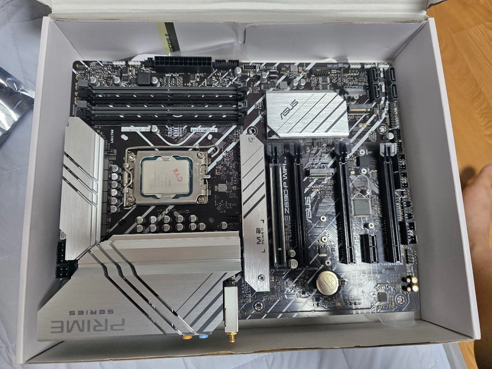 I7 12700kf + Z690 WIFI D5 보드 판매 이미지