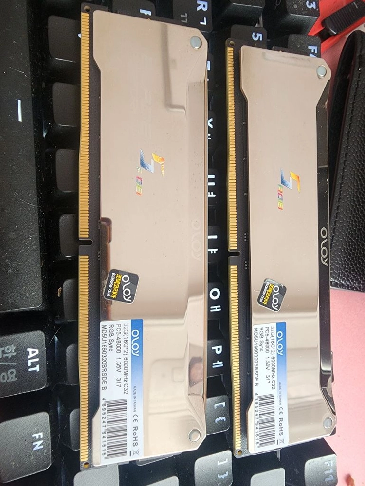 부품각개 oloy ddr5 램 32gb,p41 2tb ssd,슈퍼플라워 1000w 파워 이미지