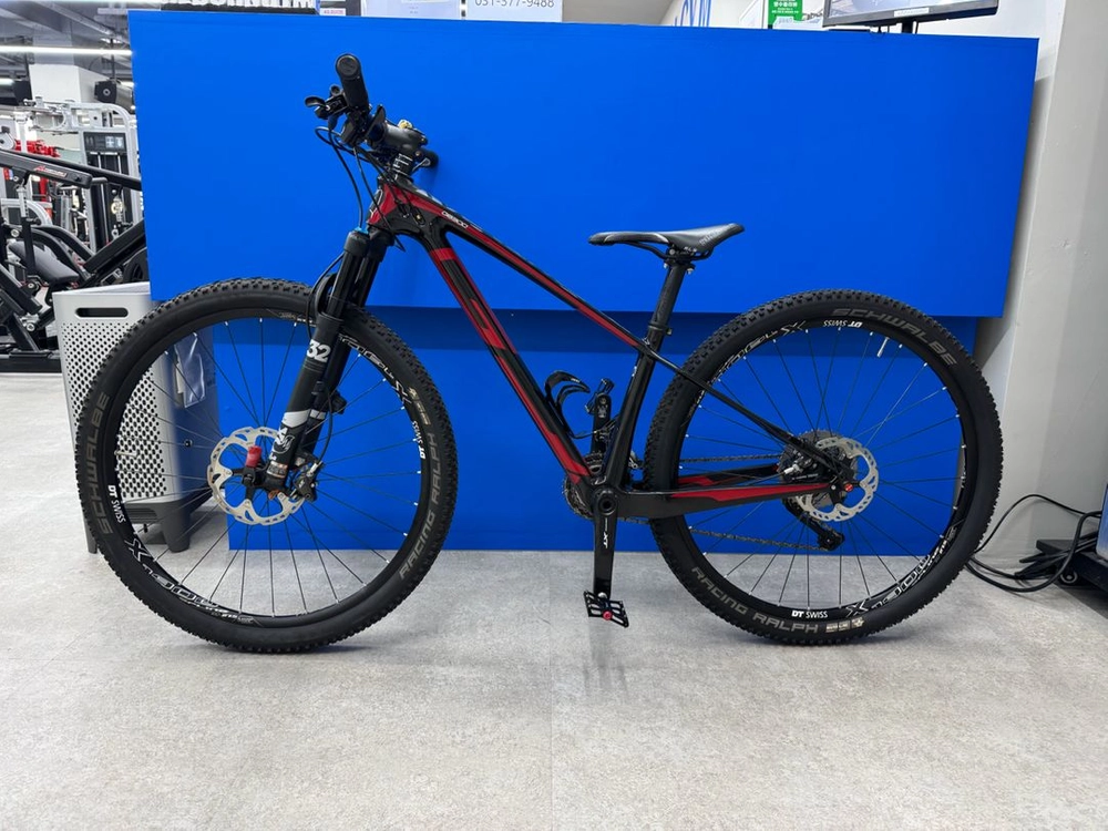 엘파마 판타시아 G8500 풀카본 MTB / 풀 XT / FOX 32 / DT SWISS - 안심되는 중고거래