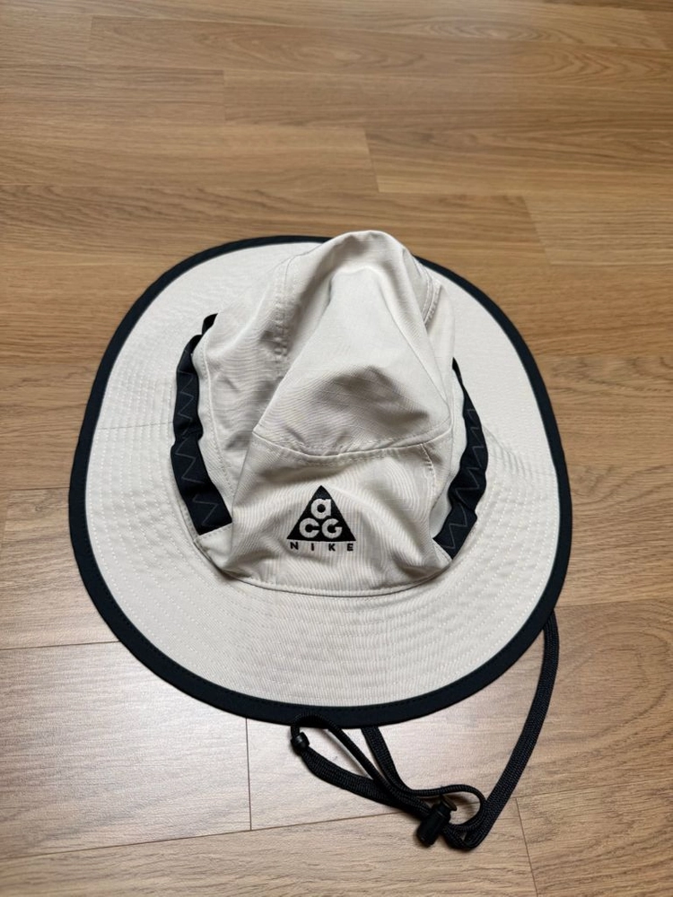 나이키 ACG 버킷햇 스트링 블랙 L/XL 판매합니다. - 안심되는 중고거래
