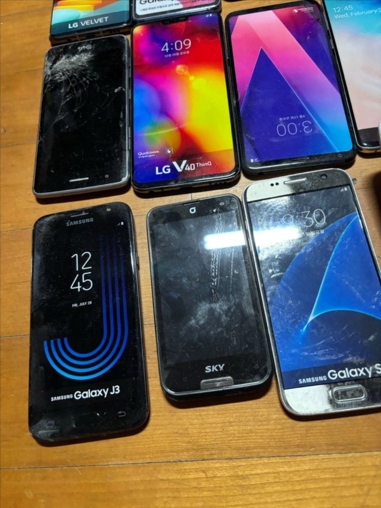 일괄) lg 갤럭시 삼성 휴대폰 목업폰 인테리어 소품 휴대폰 모형 꾸미기용 포장용 이미지