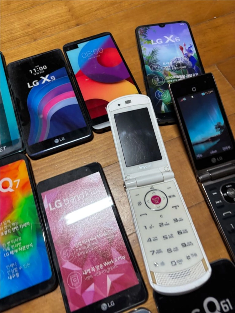 일괄) lg 갤럭시 삼성 휴대폰 목업폰 인테리어 소품 휴대폰 모형 꾸미기용 포장용 이미지