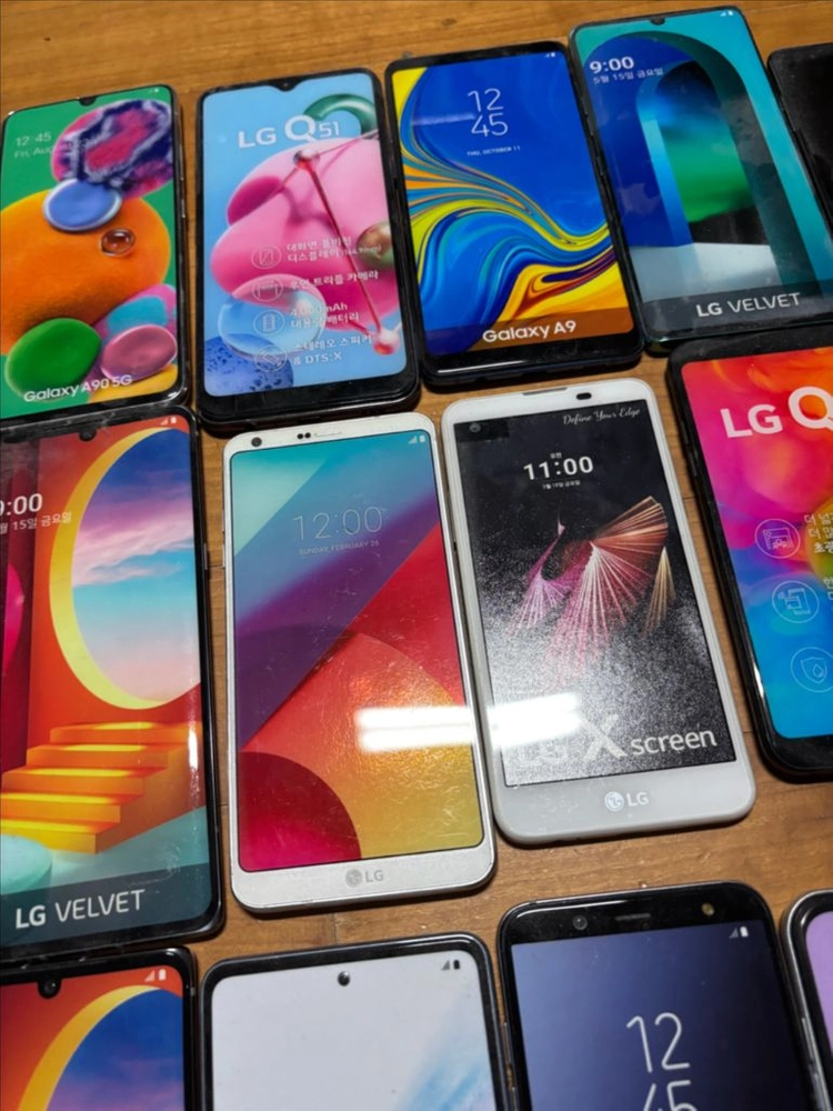 일괄) lg 갤럭시 삼성 휴대폰 목업폰 인테리어 소품 휴대폰 모형 꾸미기용 포장용 이미지