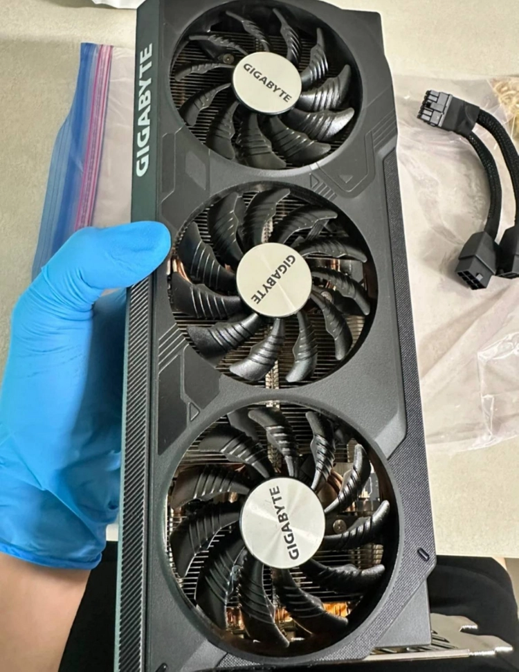 기가바이트 RTX 4070 슈퍼 윈드포스 OC 12GB 판매 - 안심되는 중고거래