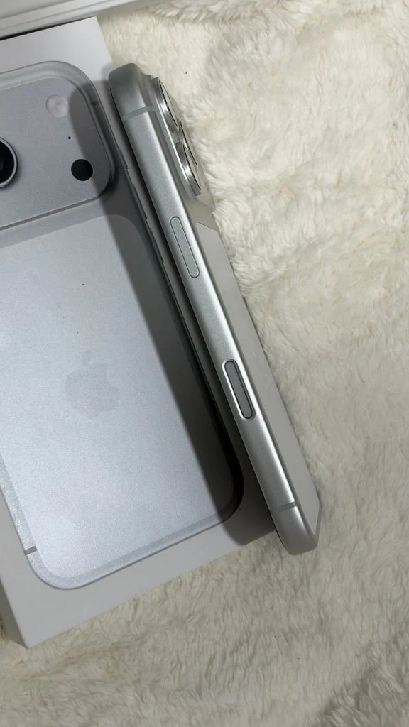[S급 자급제] 아이폰 17 프로 실버 512GB 자급제 풀박스 판매합니다. 이미지