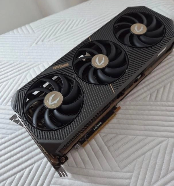 조텍 게이밍 RTX 5070 Ti SOLID OC 16GB - 안심되는 중고거래