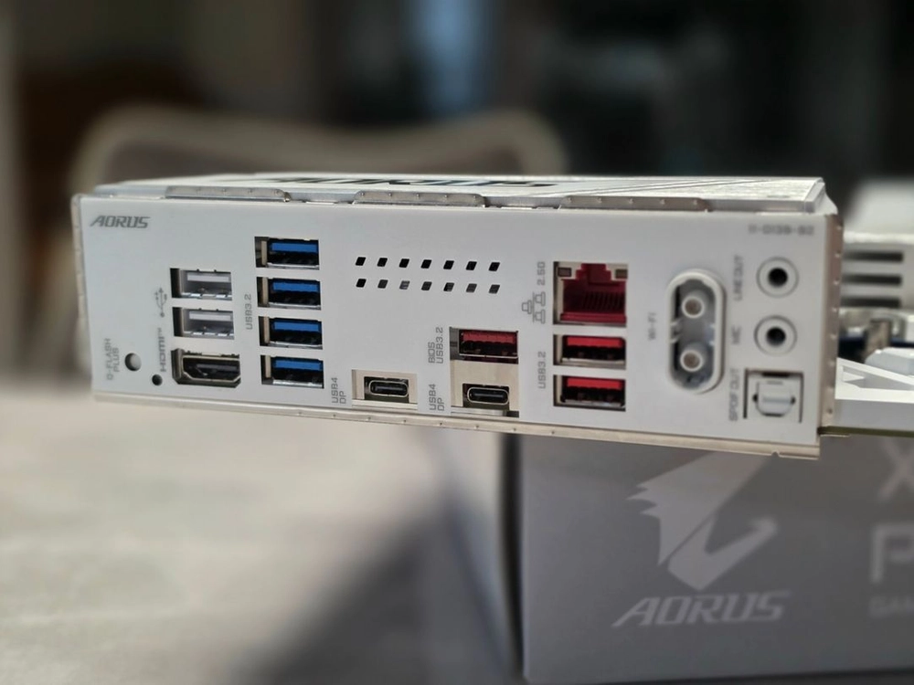 기가바이트 X870E AORUS PRO ICE 이미지