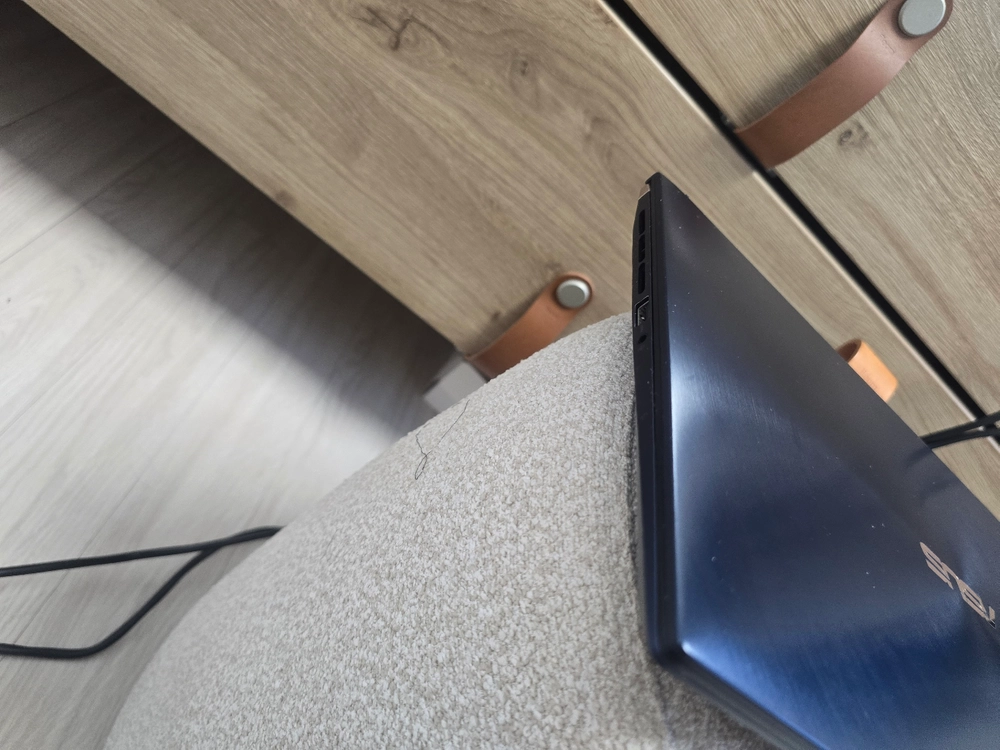 아수스 젠북 듀오 15인치 i7-10세대 16/512 gtx1650 max q 최고사양 게이밍 노트북 팝니다 이미지