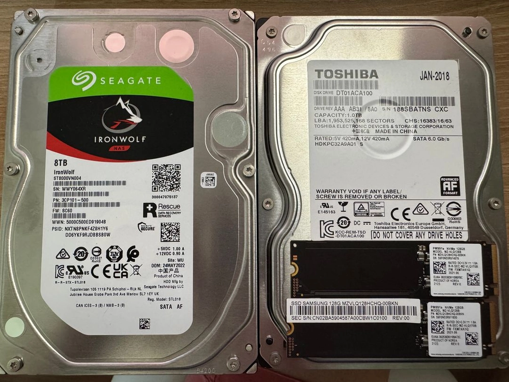 씨게이트 아이언울프 8TB NAS용 하드디스크 + M.2 SSD 128GB 2개 이미지