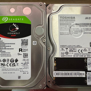 씨게이트 아이언울프 8TB NAS용 하드디스크 + M.2 SSD 128GB 2개 이미지