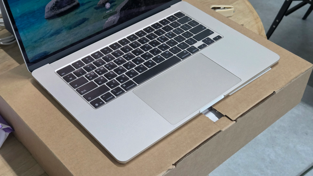 애플 맥북 에어 15 M5 스타라이트 32GB 512GB CTO버전 이미지