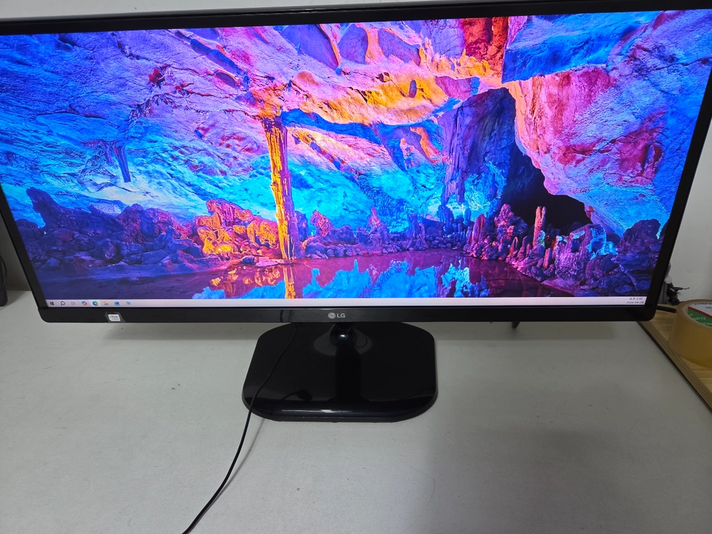 LG 29인치 울트라와이드 모니터 이미지