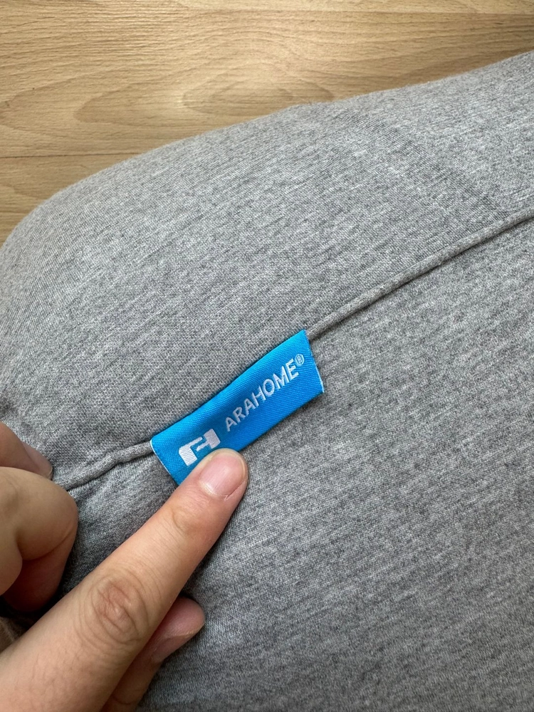 머리까지 기대는 삼각 쿠션 허리 등쿠션 쇼파 침대 등받이 이미지