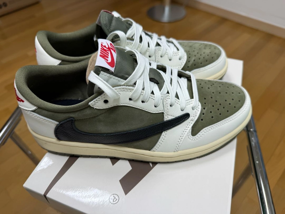 나이키 리버스 올리브 스캇 팝니다 이미지