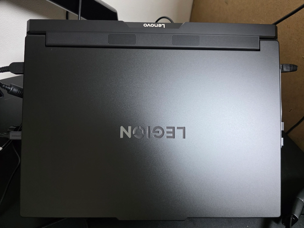 리전7 프로 RTX 5090 게이밍 노트북 이미지