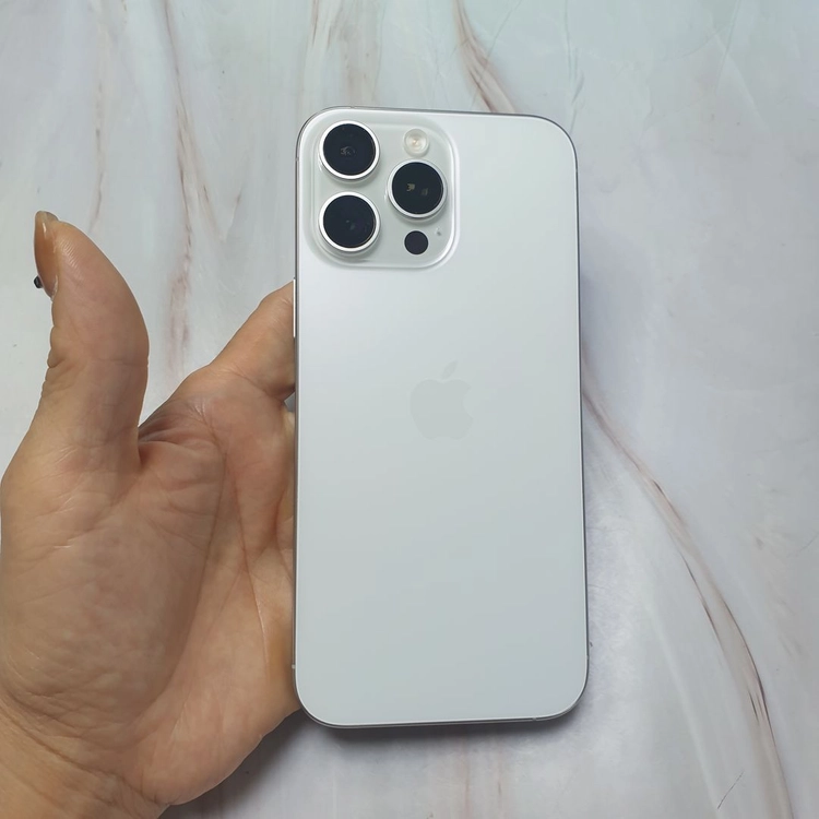 아이폰 16프로맥스 화이트티타늄 256G S급 판매합니다 이미지