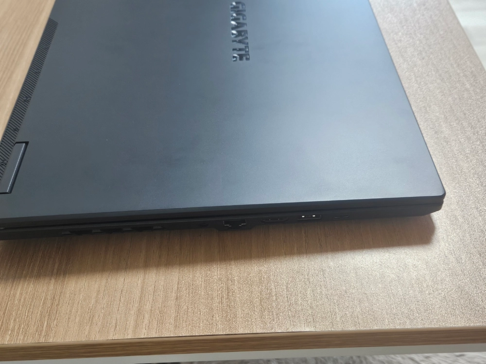 기가바이트 rtx4050 게이밍 노트북 팔아요! 이미지