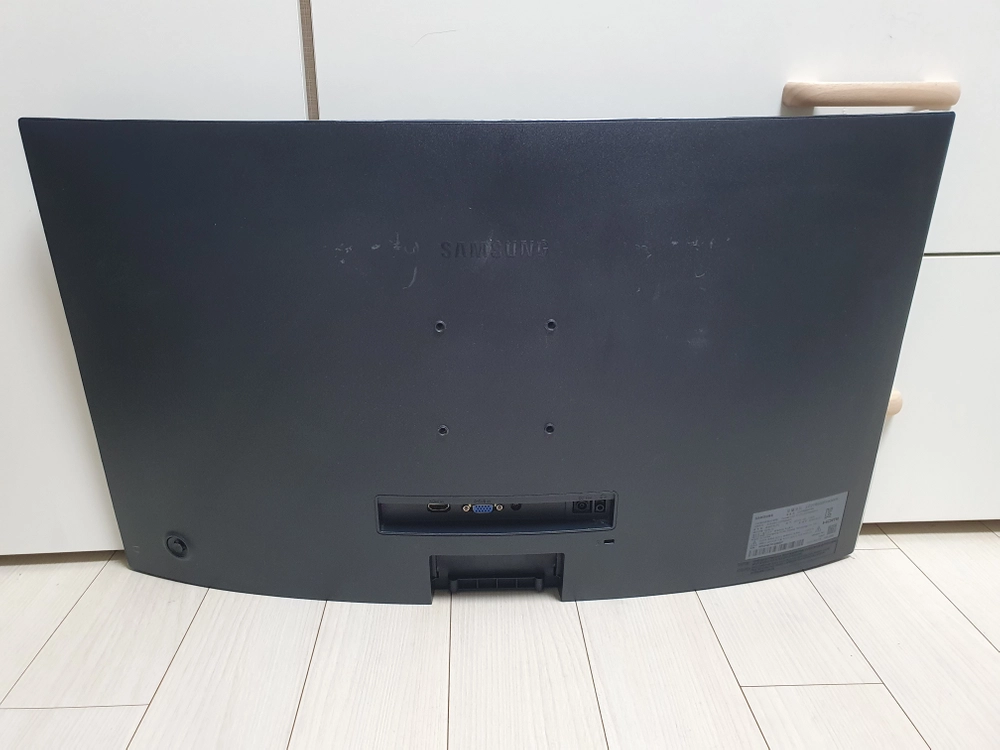 삼성 C27R500FH 27인치 커브드 모니터 1만에 판매 이미지