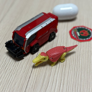 공룡메카드 아르마딜로 + 티톤 (타이니소어 아르마딜로) 이미지